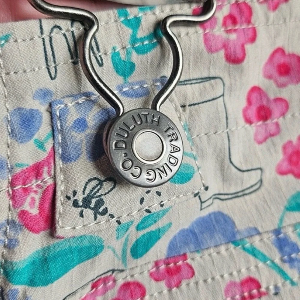 Duluth Trading Heirloom Gardening Floral Garden Print Short Overalls Shorts L - Picture 3 of 8